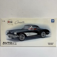AUTOart シボレー コルベット 1959 1/18